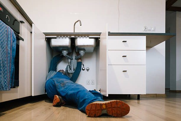 Professional Leak Detection technician working in Monroe City, IN